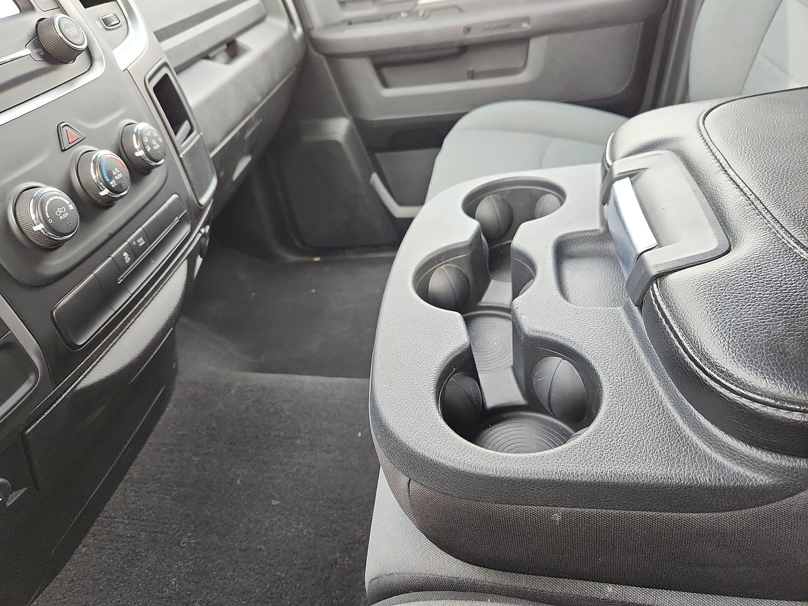 Used 2024 RAM 1500 Classic SLT image 20