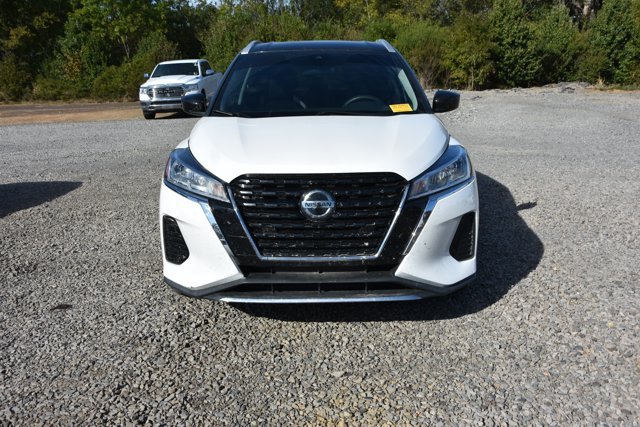 Used 2021 Nissan Kicks SV FWD image 2
