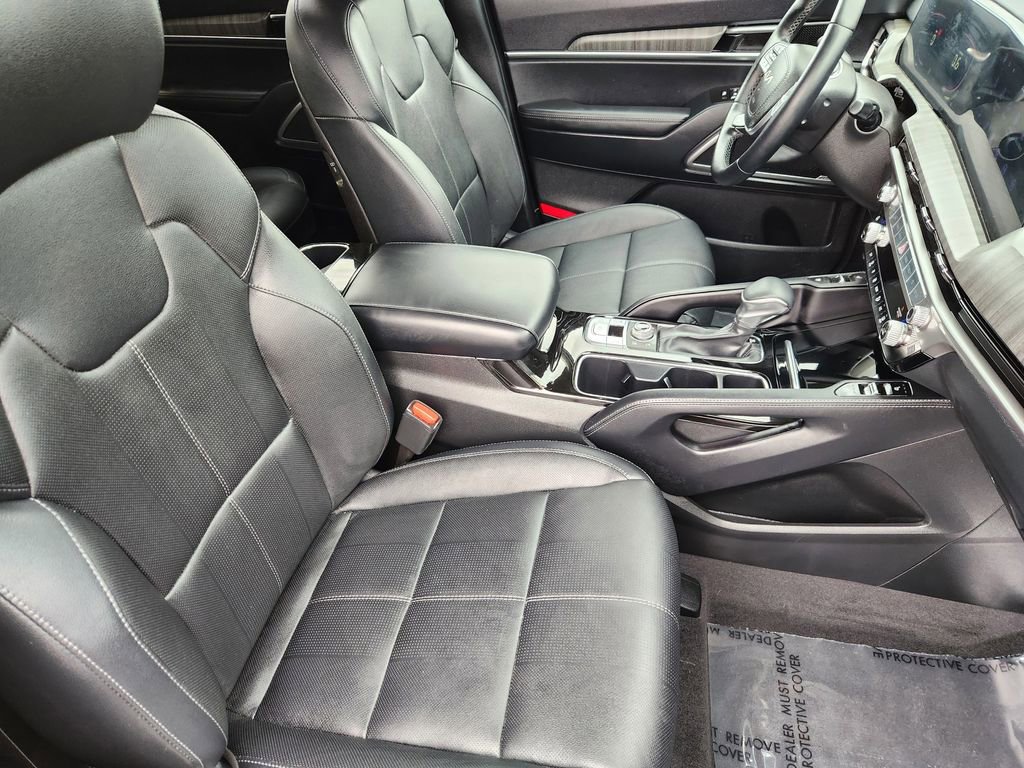 Certified 2025 Kia Telluride EX w/ EX Captain's Chair Package image 17