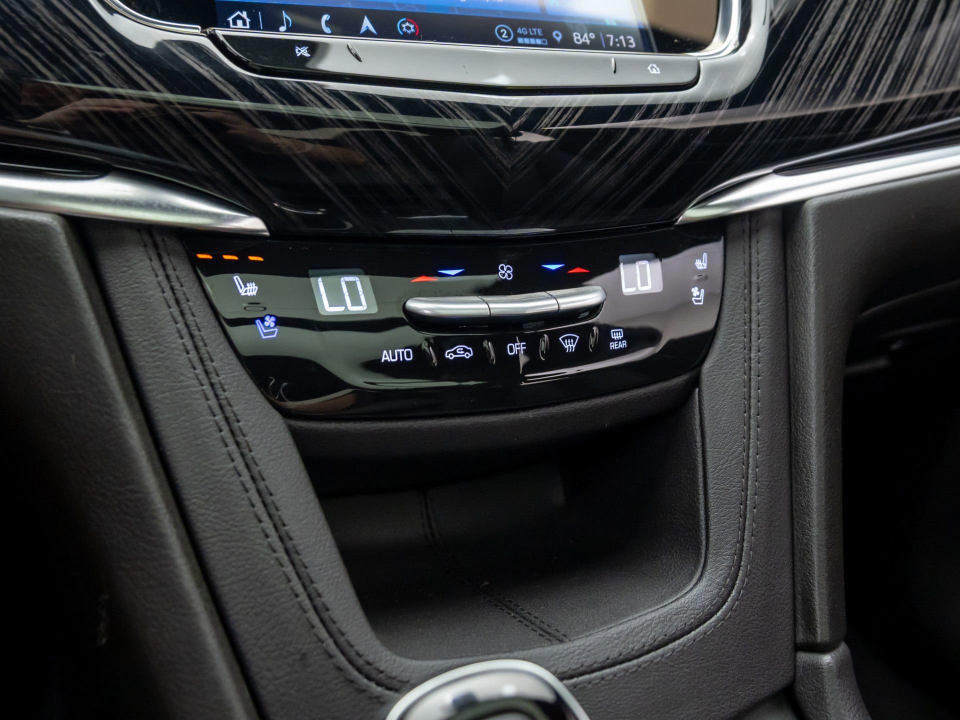 New 2025 Cadillac XT6 Premium Luxury image 26