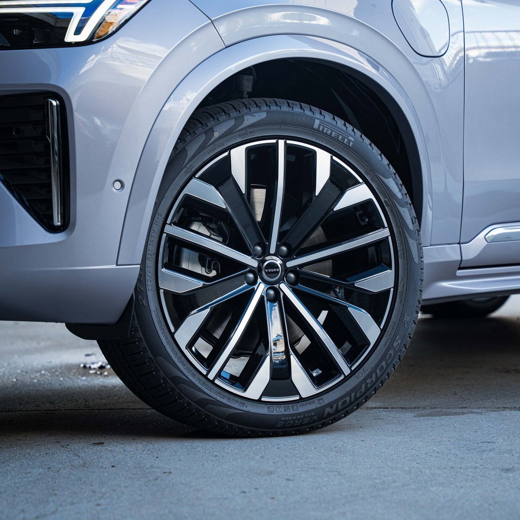 New 2026 Volvo XC90 T8 Ultra image 3