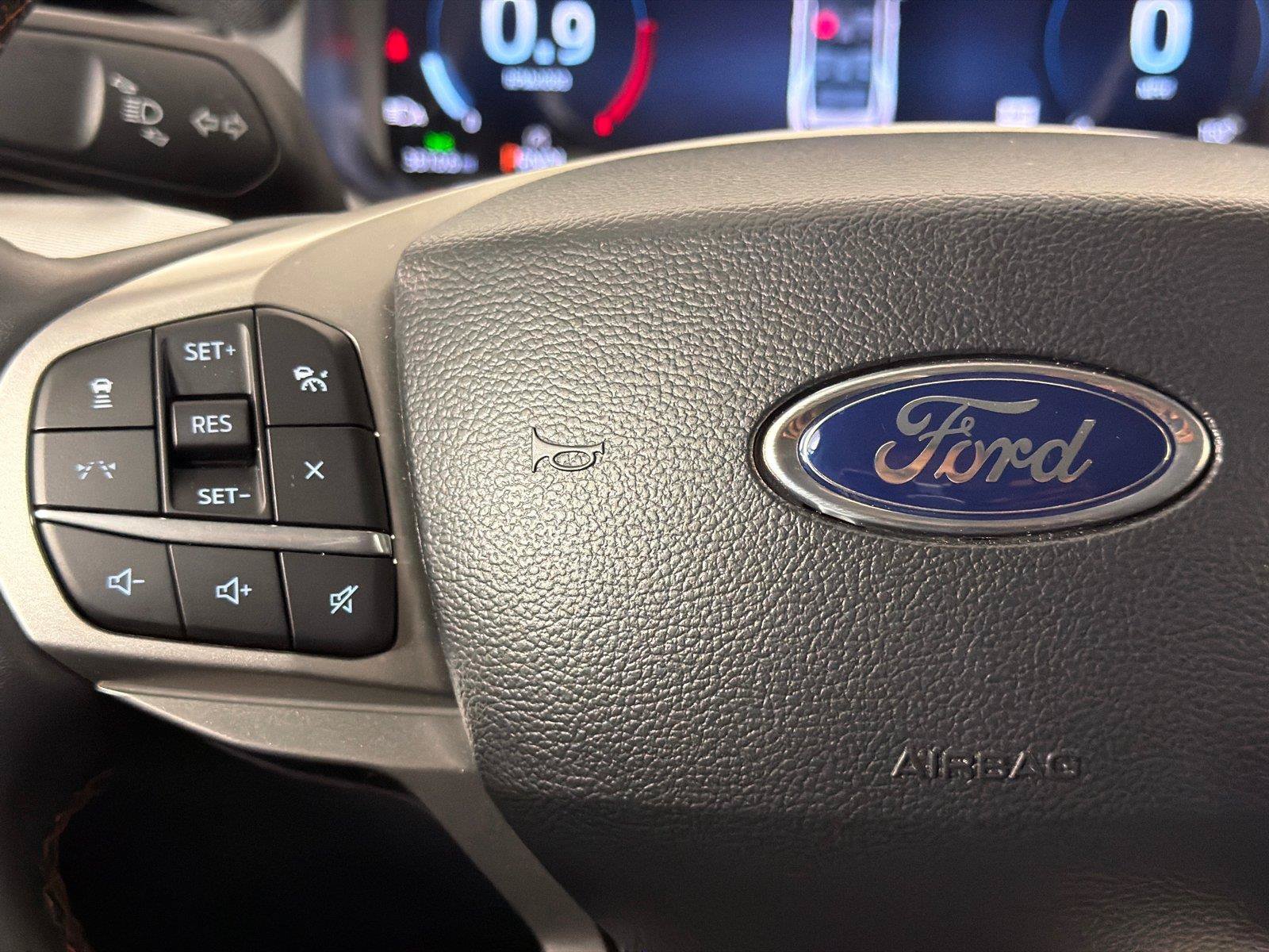 Used 2025 Ford Explorer Active RWD image 27