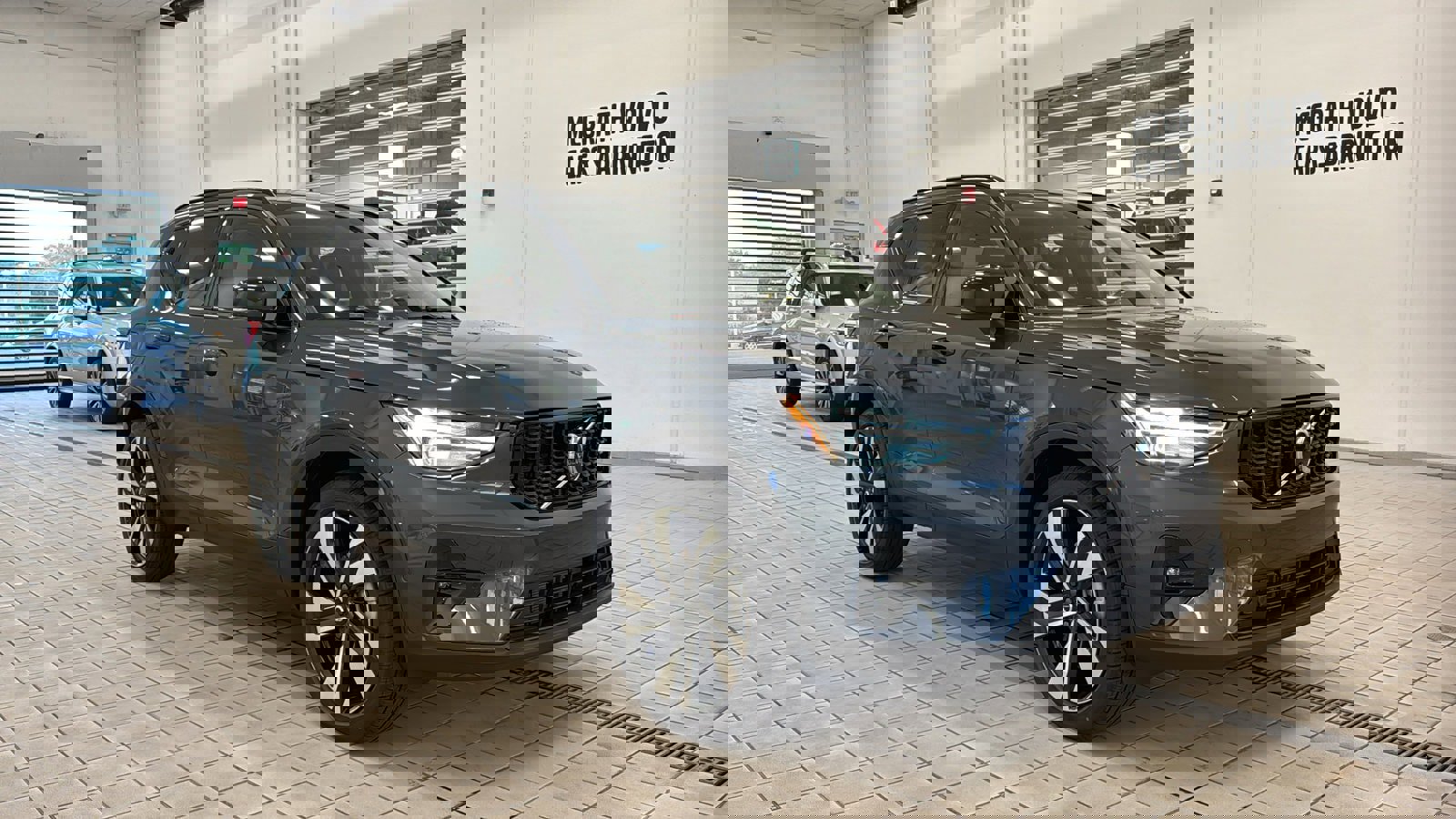 Used 2026 Volvo XC40 B5 Ultra w/ Protection Package Premier image 3