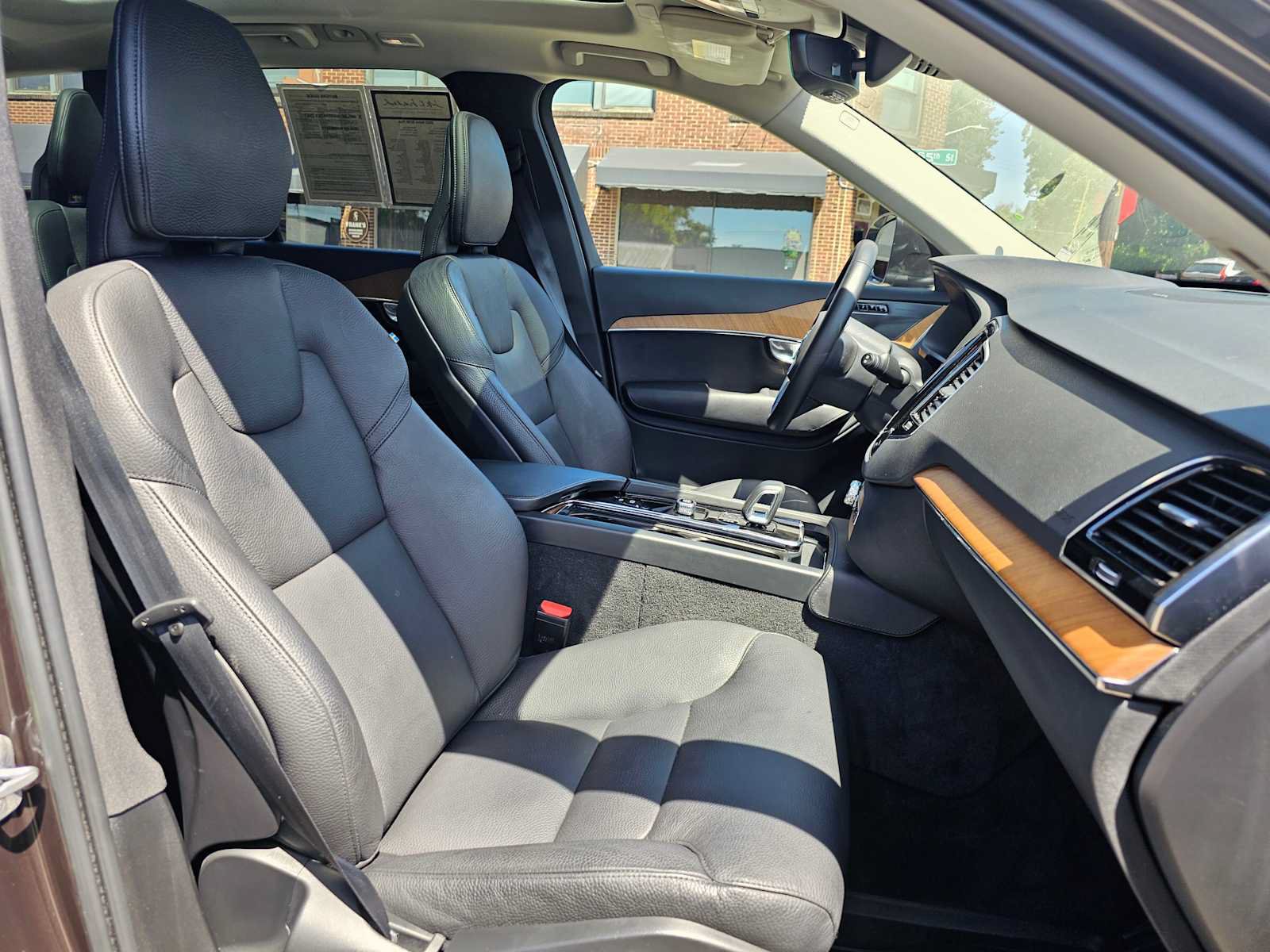 Certified 2023 Volvo XC90 B6 Plus w/ Protection Package Premier AWD/4WD image 11