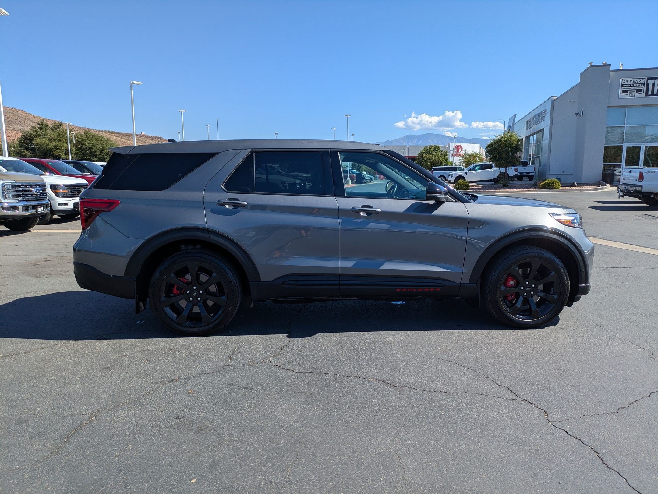 Used 2021 Ford Explorer ST w/ Equipment Group 401A AWD/4WD image 2