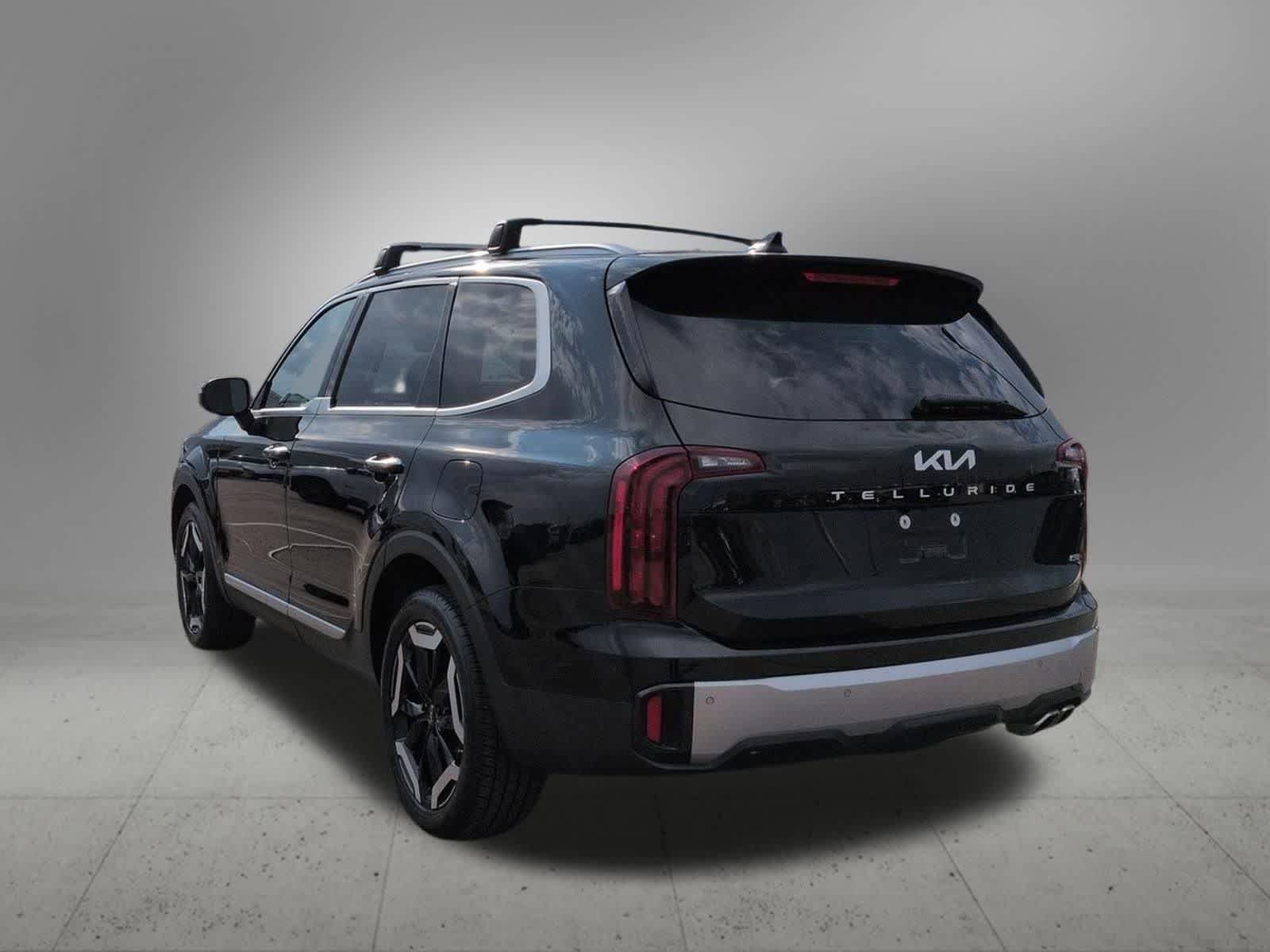 Used 2023 Kia Telluride S AWD/4WD image 4