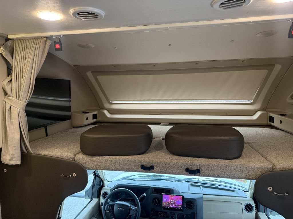 Used 2023 Ford E-450 and Econoline 450 Super Duty w/ Motorhome Prep Package RWD image 41