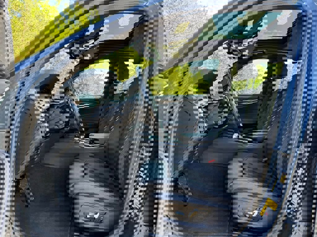 Used 2023 BMW 530e image 24