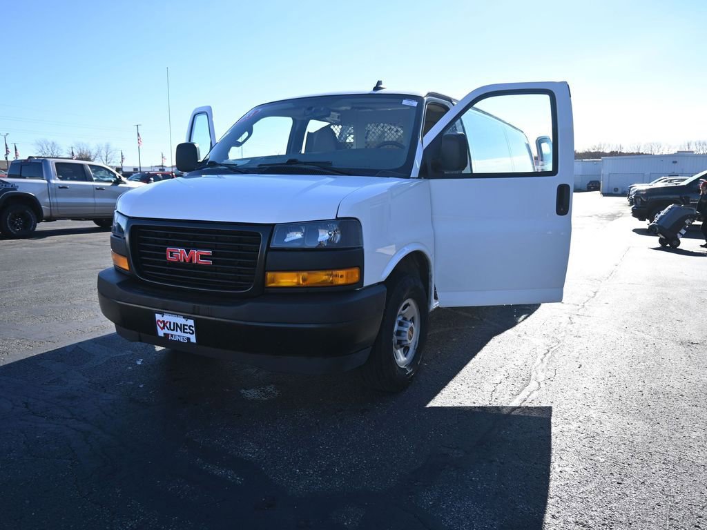 Used 2023 GMC Savana 2500 Extended w/ Enhanced Convenience Package image 46