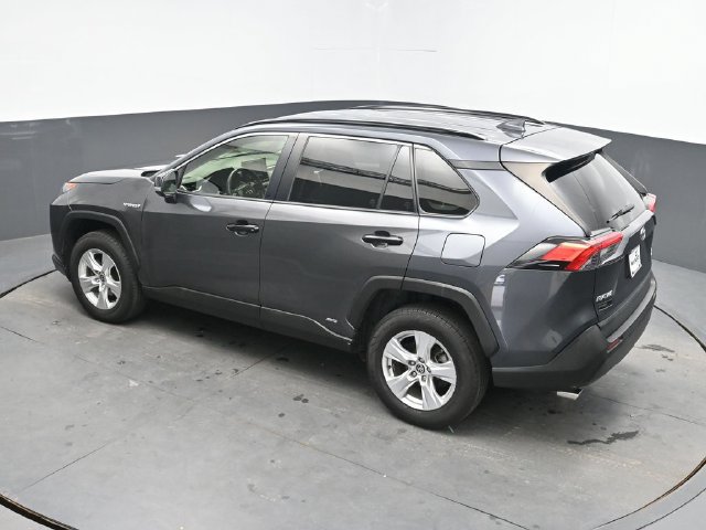 Used 2021 Toyota RAV4 LE AWD/4WD image 25