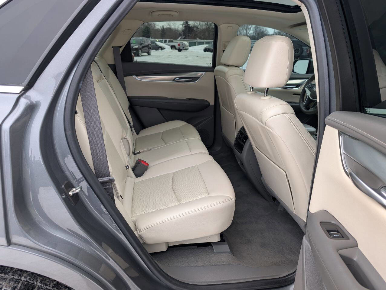 Used 2022 Cadillac XT5 Premium Luxury image 12