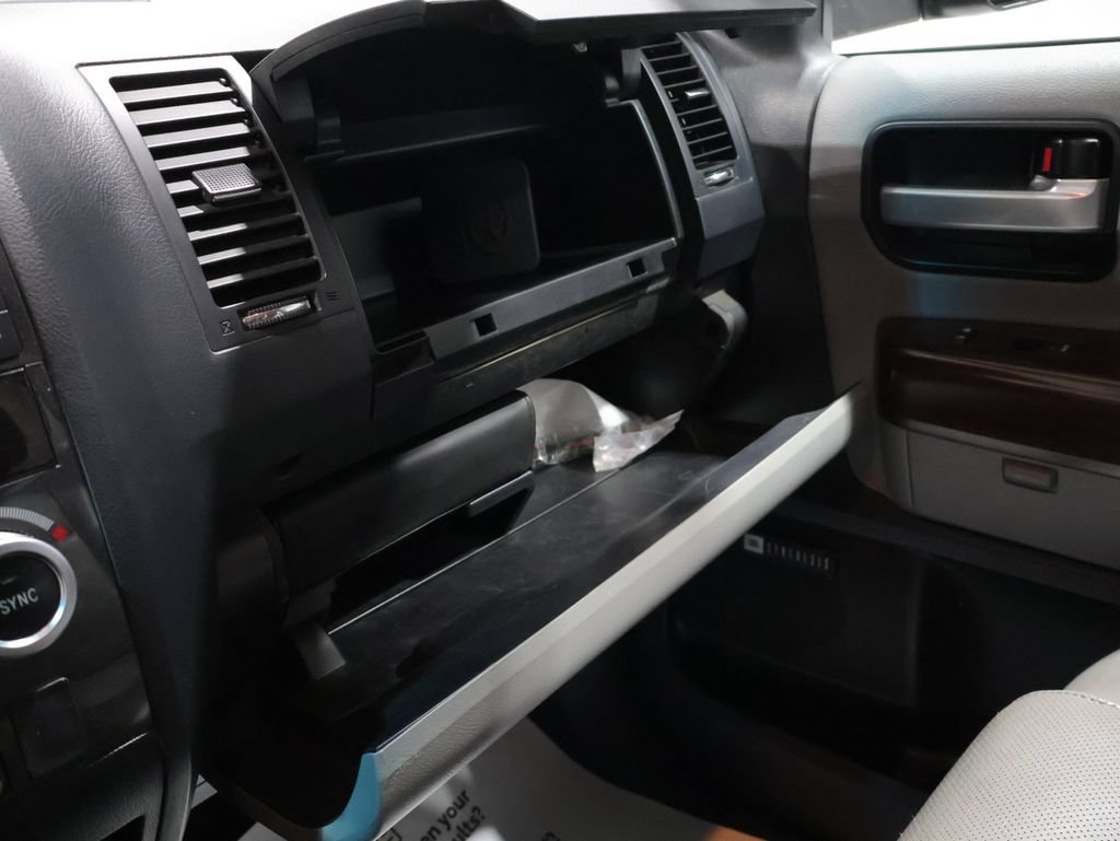 Used 2013 Toyota Sequoia Platinum AWD/4WD image 30