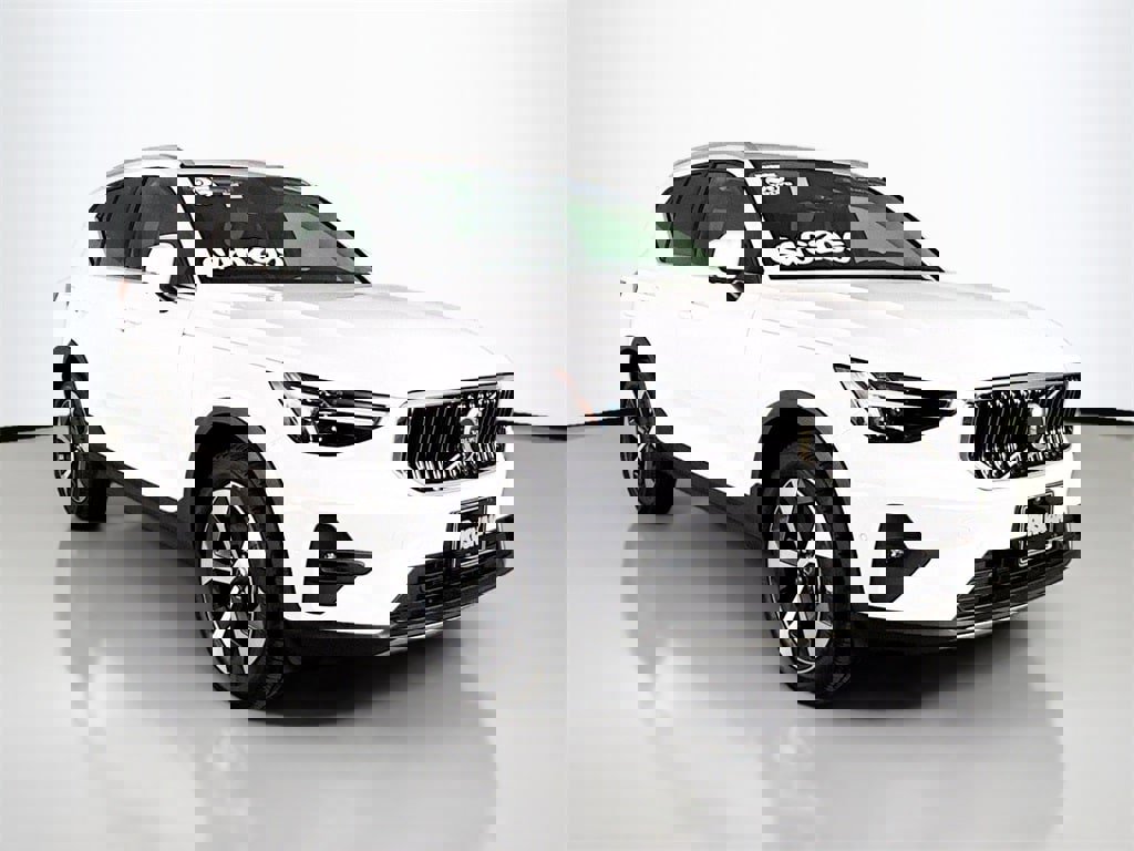 Certified 2025 Volvo XC40 B5 Plus w/ Protection Package Premier