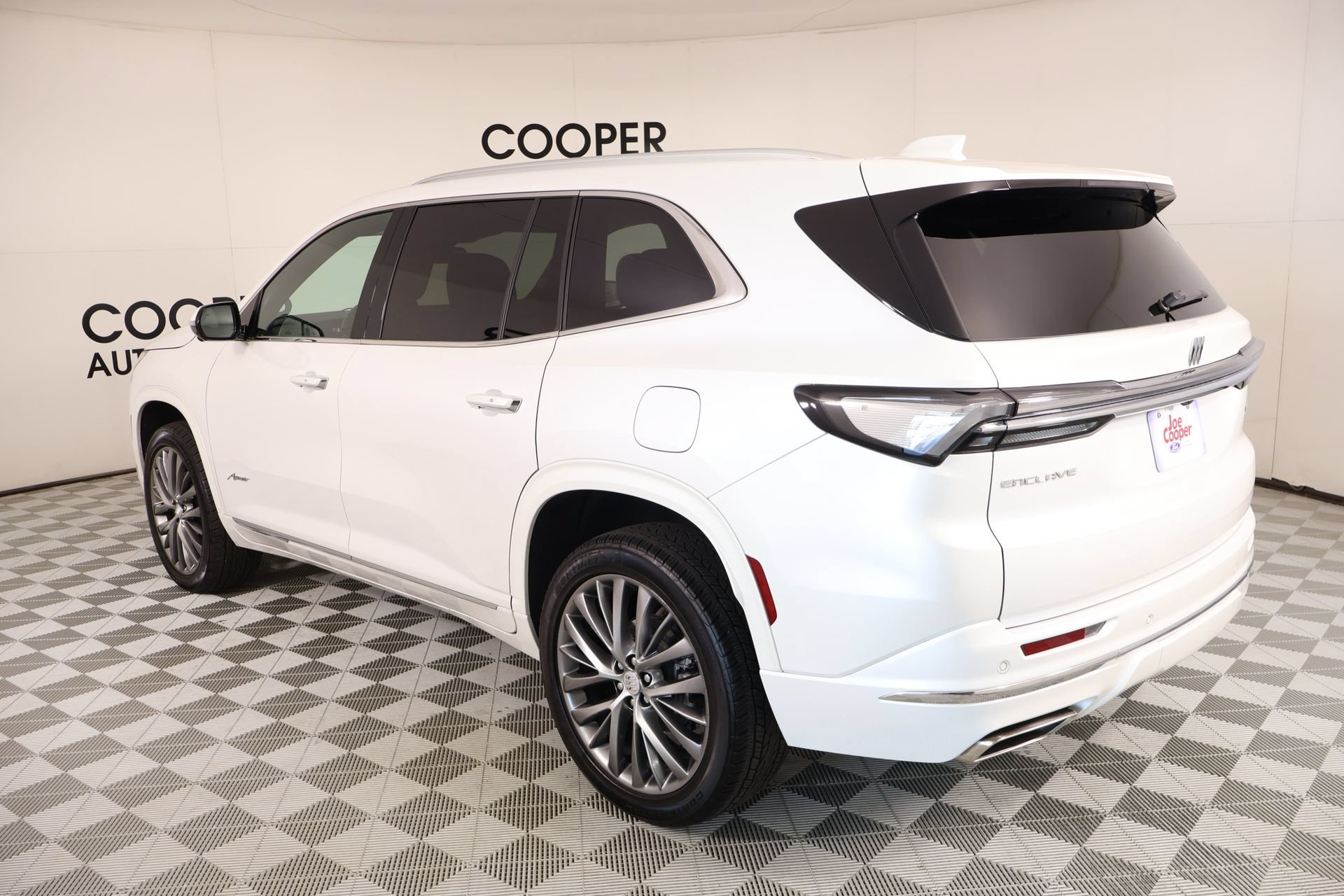 Used 2025 Buick Enclave Avenir FWD image 24