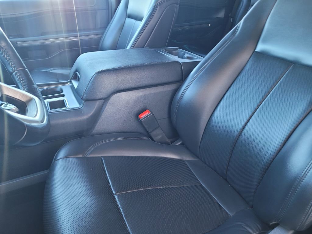 Used 2024 Ford Expedition XLT image 9