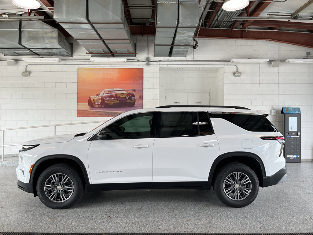 New 2026 Chevrolet Traverse LT FWD image 5