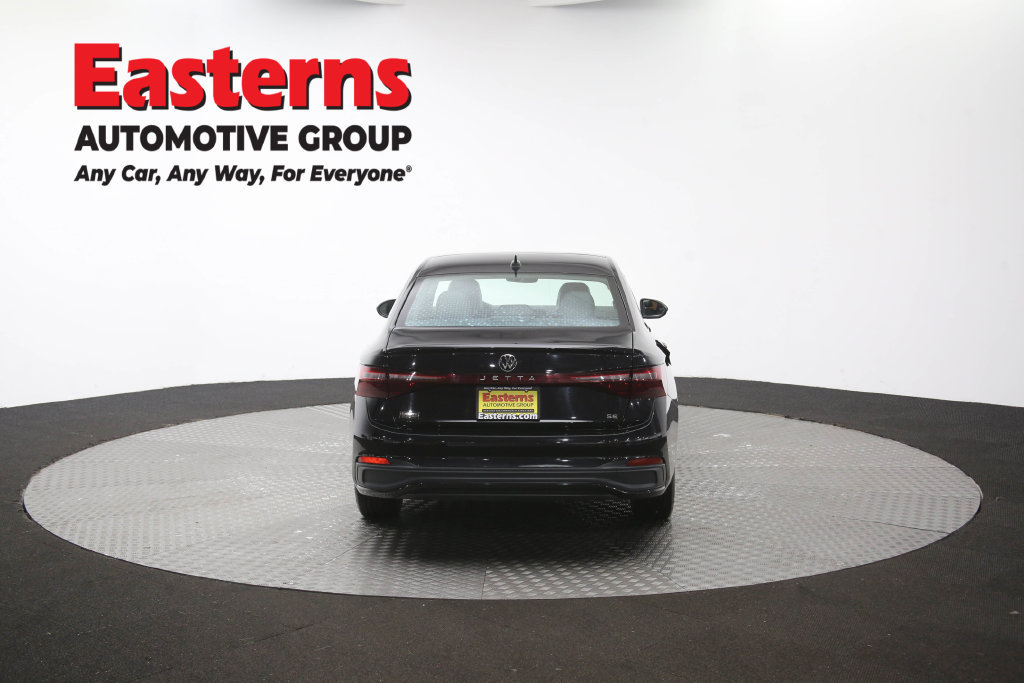 Used 2025 Volkswagen Jetta SE FWD image 37