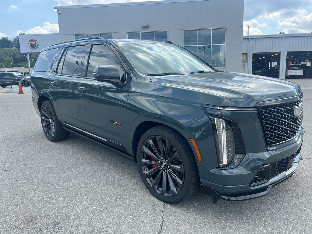 Used 2025 Cadillac Escalade V AWD/4WD image 3