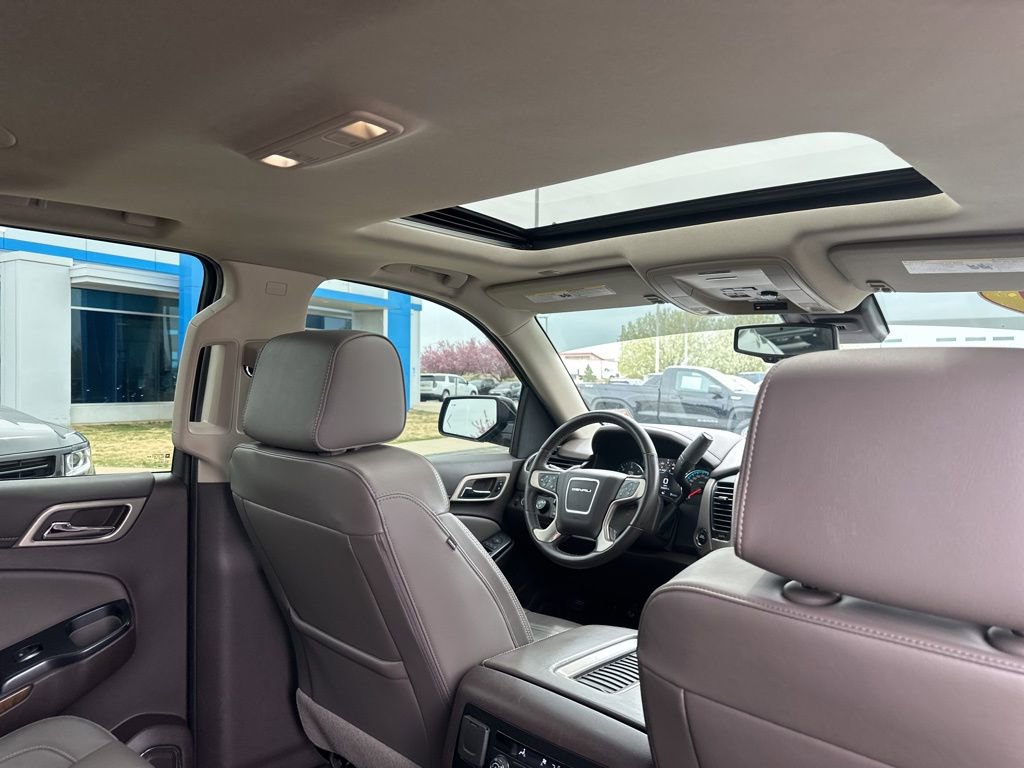 Used 2020 GMC Yukon XL Denali w/ Denali Premium Package image 33