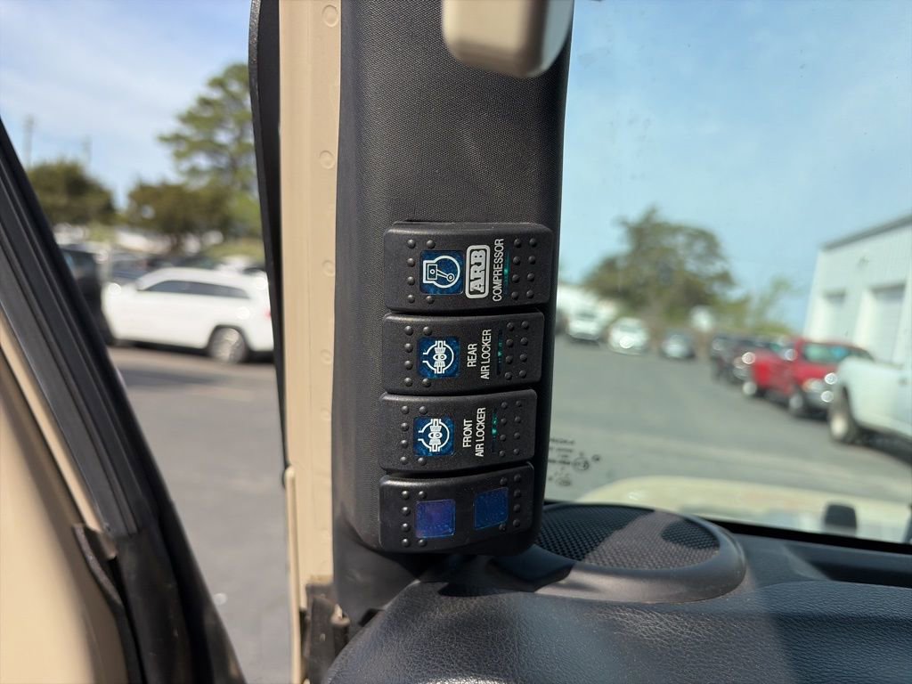 Used 2016 Jeep Wrangler Unlimited Sport w/ Connectivity Group image 17