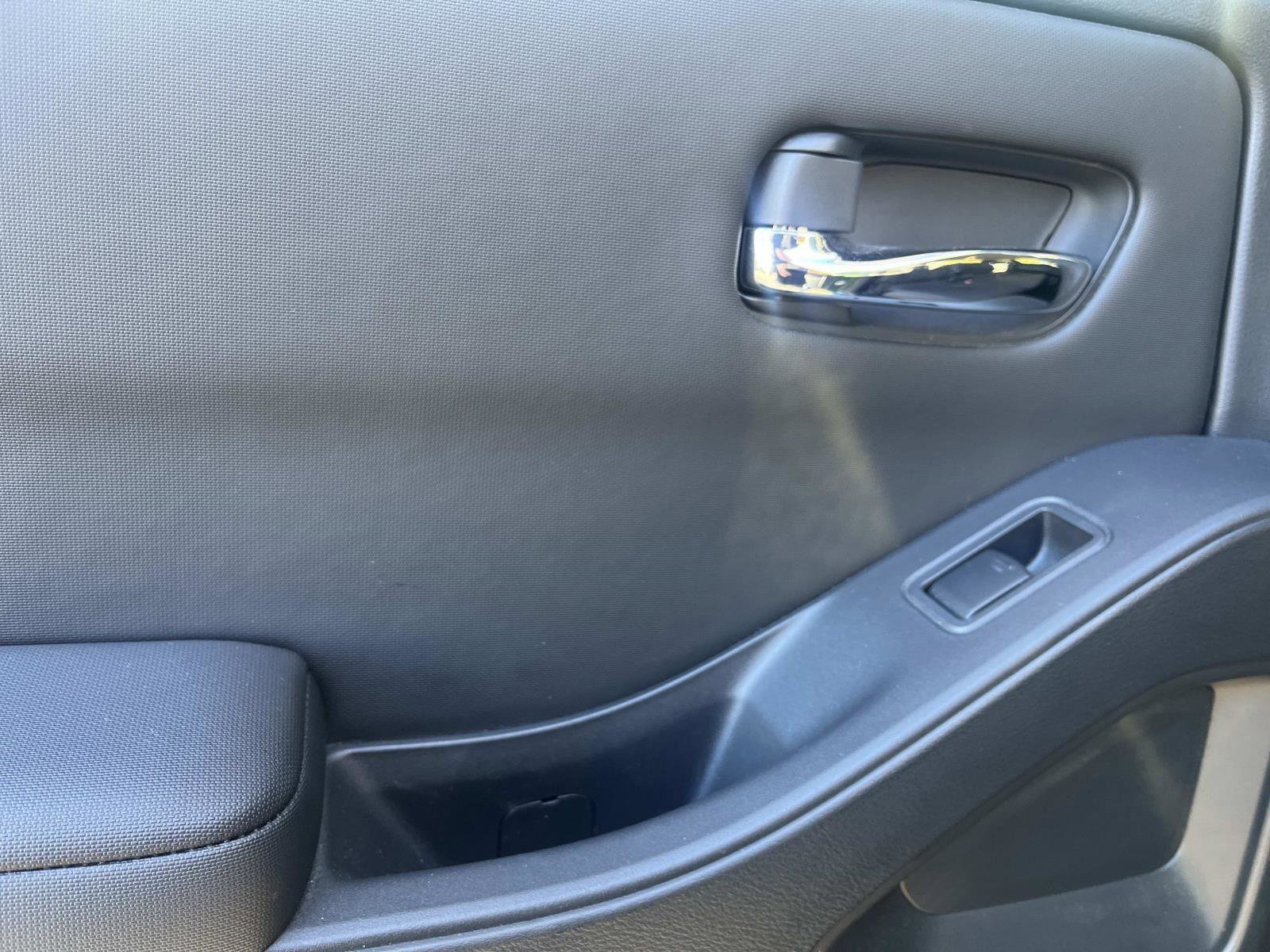 Used 2023 Nissan Frontier SV w/ Tow Package image 12