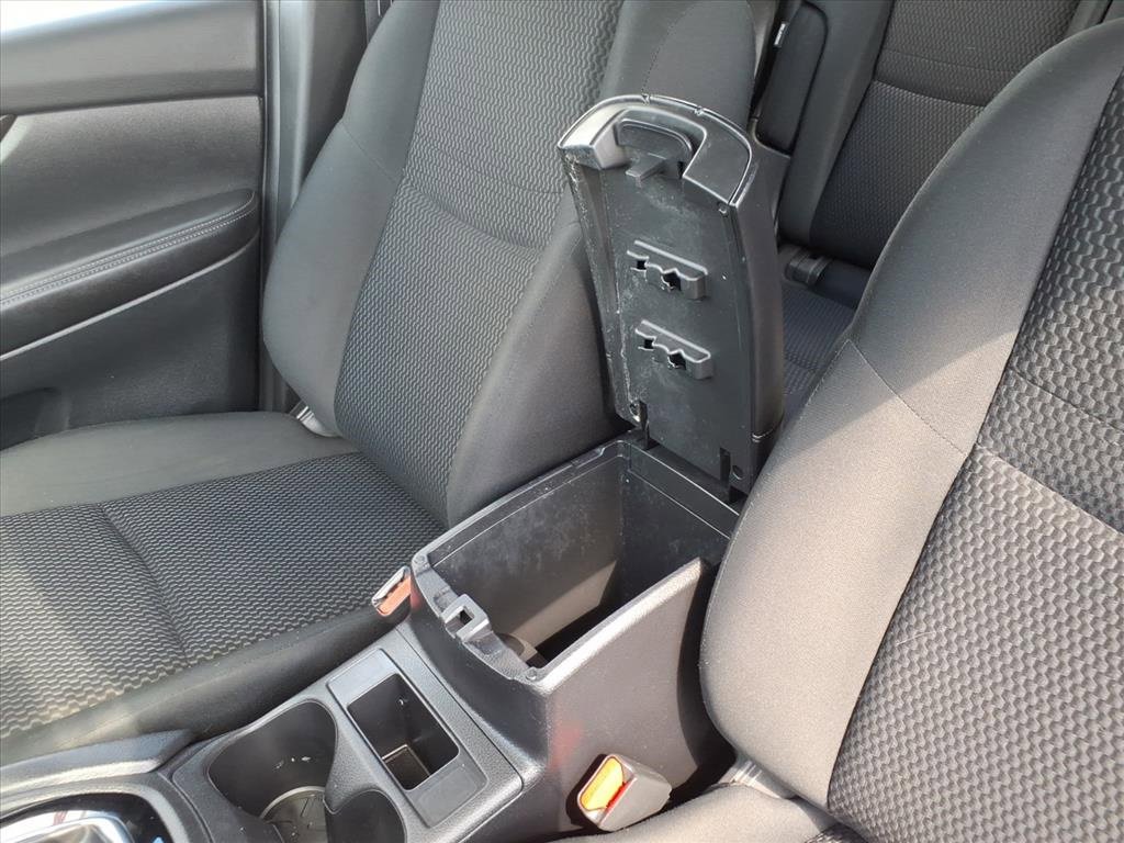 Used 2022 Nissan Rogue Sport S image 17