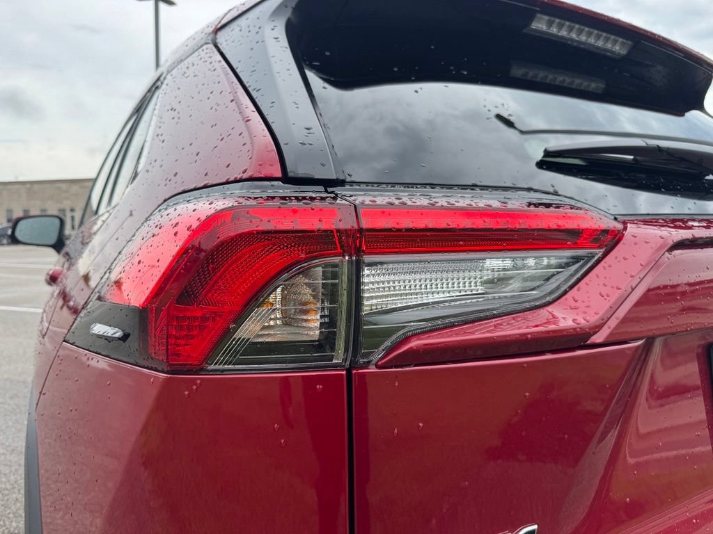 Used 2025 Toyota RAV4 XLE AWD/4WD image 12