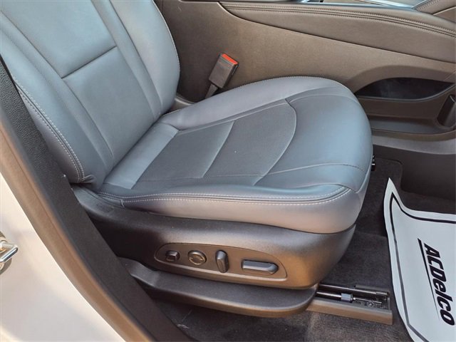 Used 2024 Buick Enclave Premium image 98