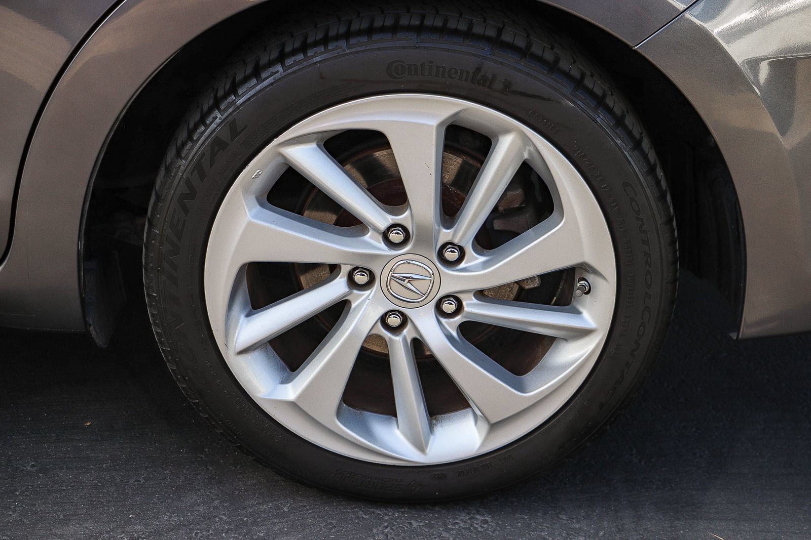Used 2018 Acura ILX w/ AcuraWatch Plus Package FWD image 12