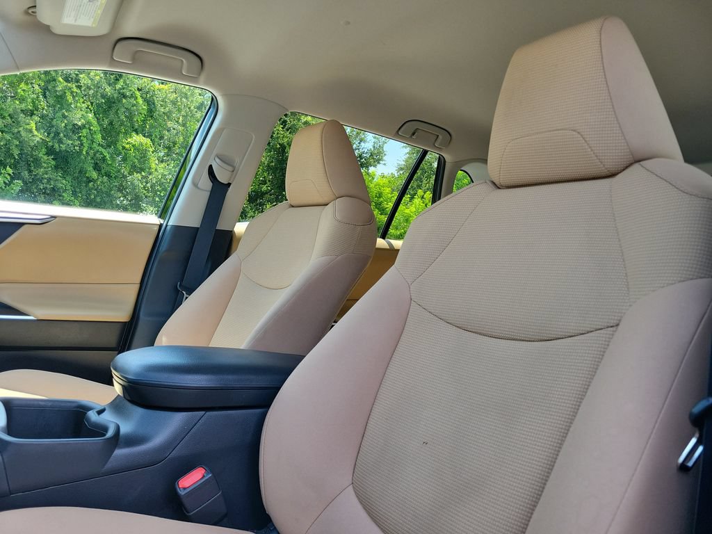 Used 2022 Toyota RAV4 LE FWD image 24
