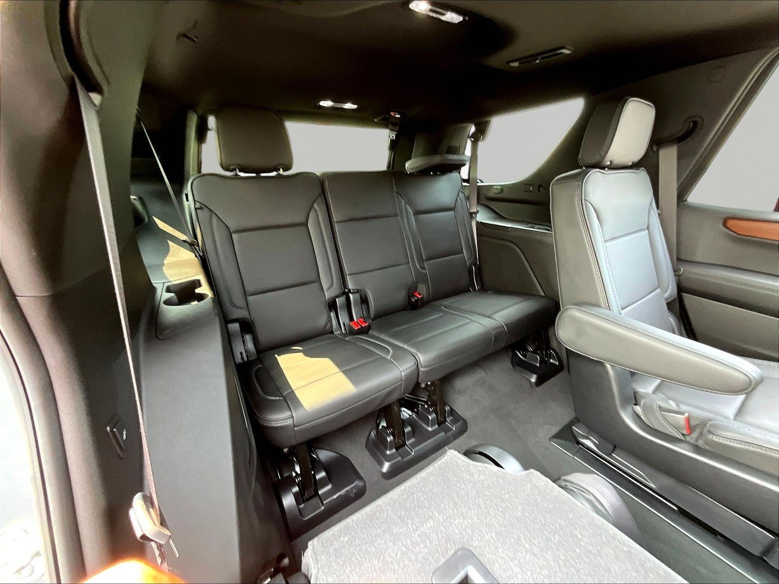 Used 2026 GMC Yukon Denali w/ Sun & Power Step Package AWD/4WD image 25