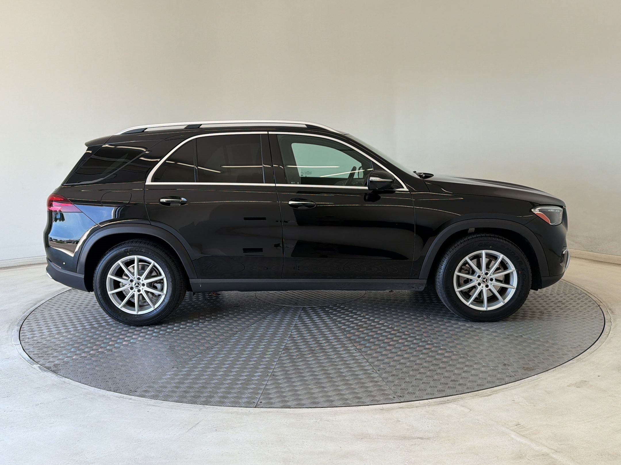 Used 2025 Mercedes-Benz GLE 350 4MATIC image 8
