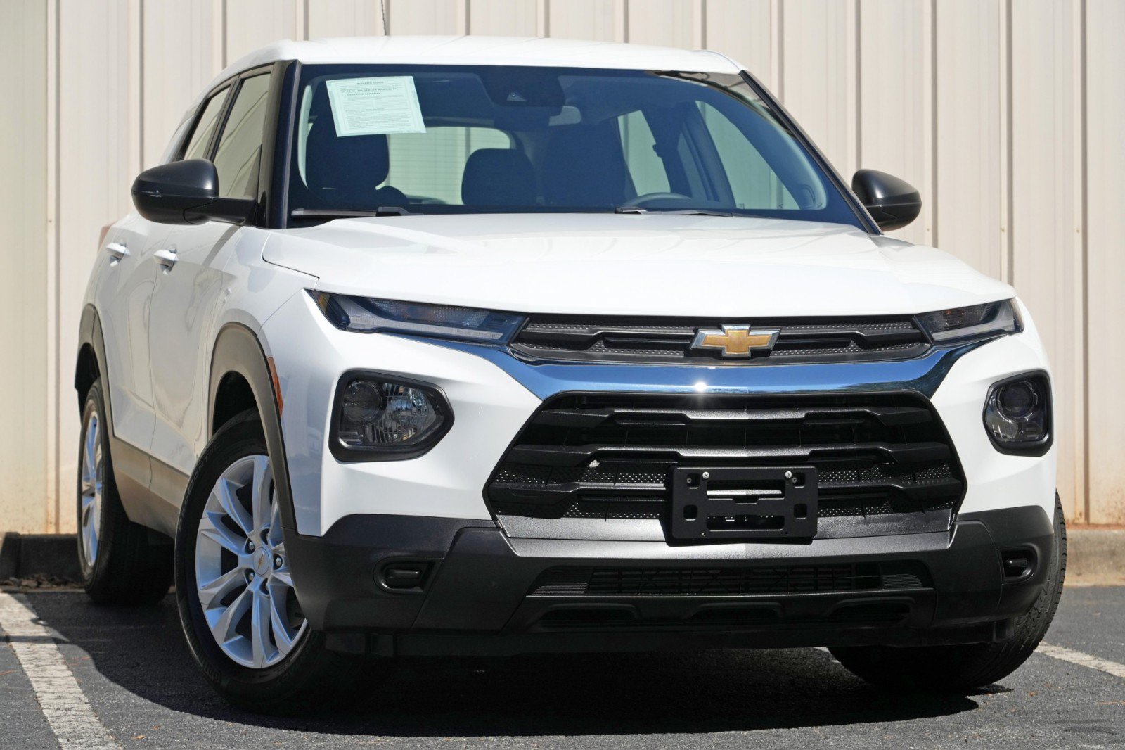 Used 2023 Chevrolet TrailBlazer LS FWD image 2