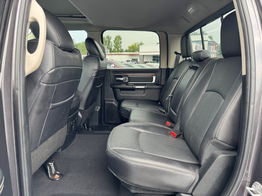 Used 2018 RAM 1500 Laramie AWD/4WD image 16