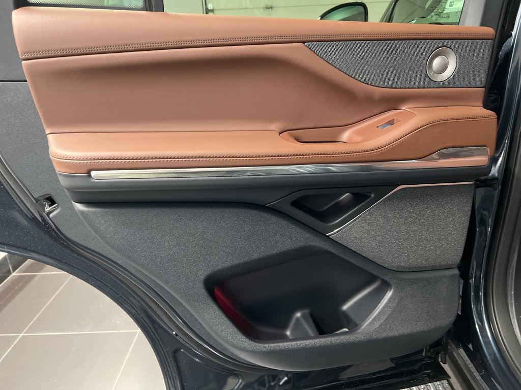 New 2026 Lincoln Navigator Reserve image 37