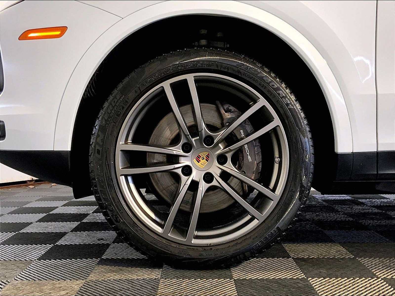 Certified 2021 Porsche Cayenne AWD/4WD image 11