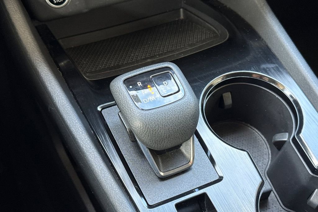 Used 2023 Nissan Rogue S image 29