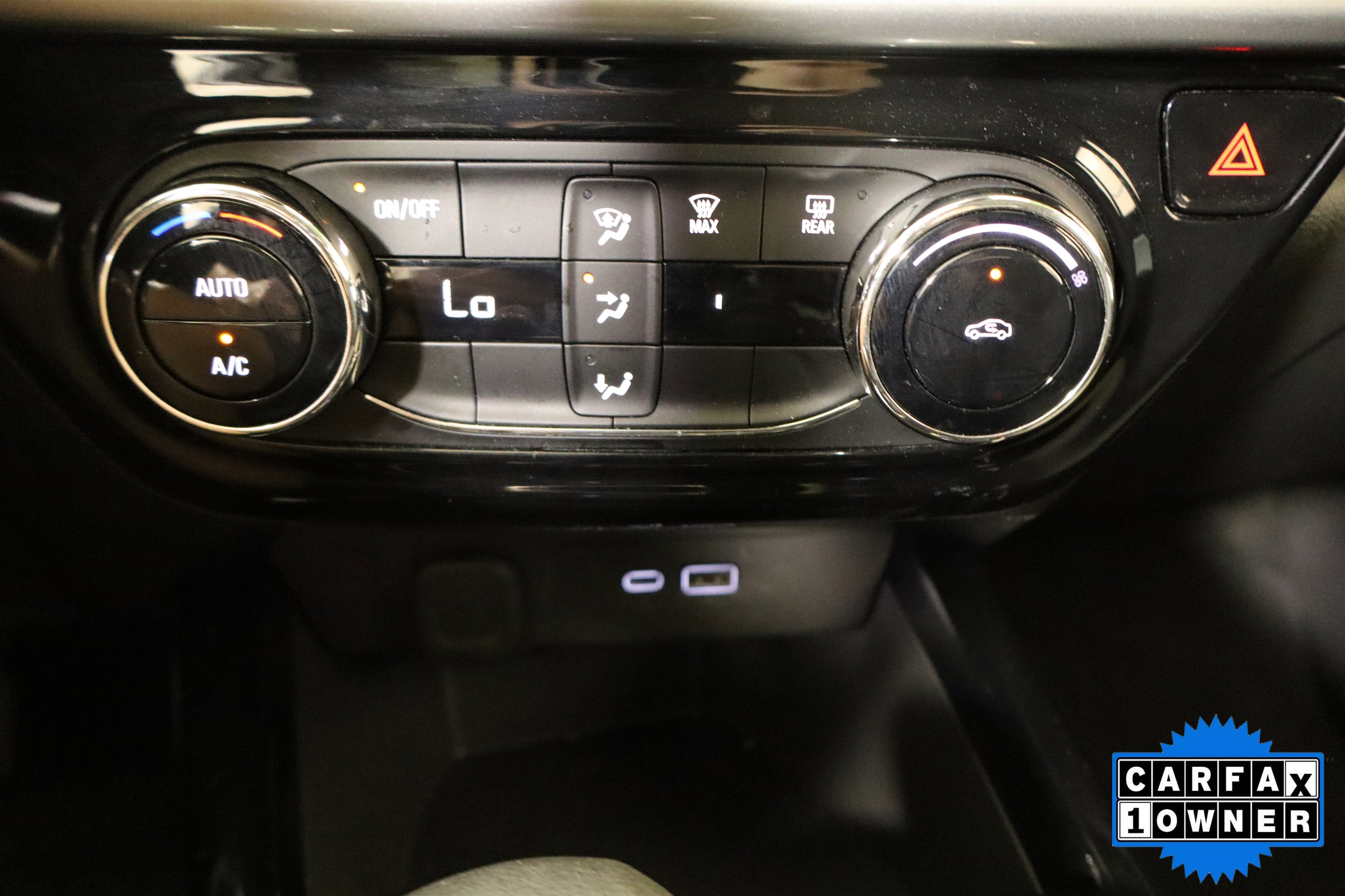 Used 2025 Chevrolet Trax LT FWD image 26