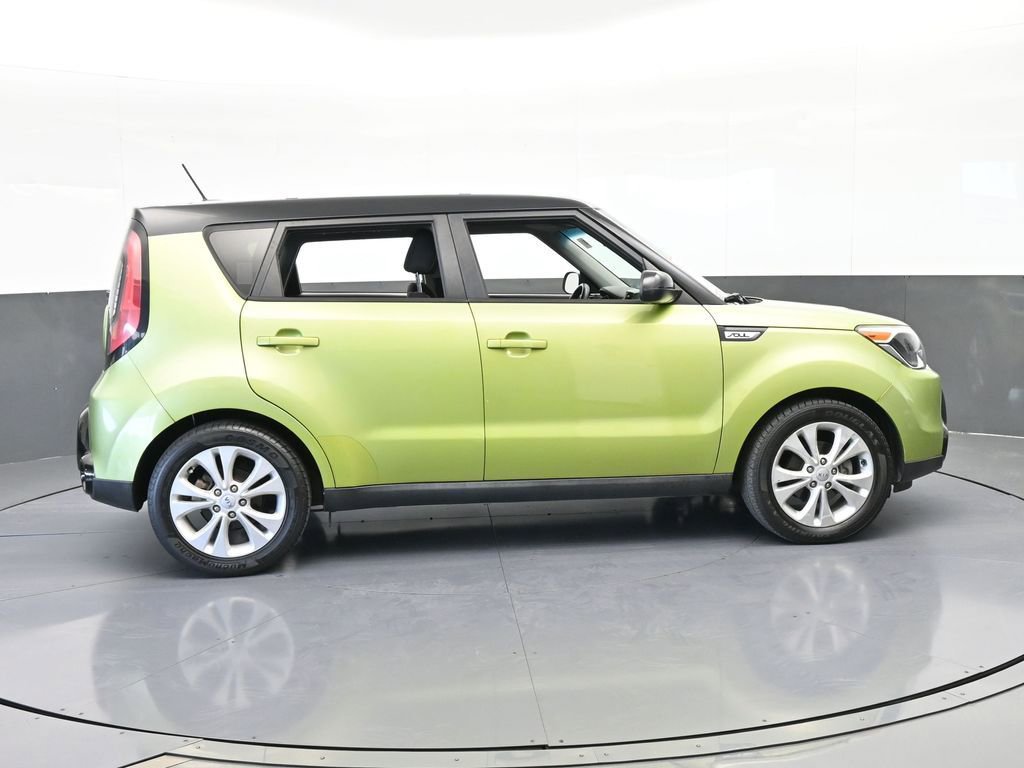 Used 2016 Kia Soul + image 7