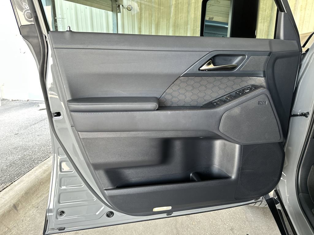 Used 2025 Lexus GX 550 w/ Cold Area Package image 11