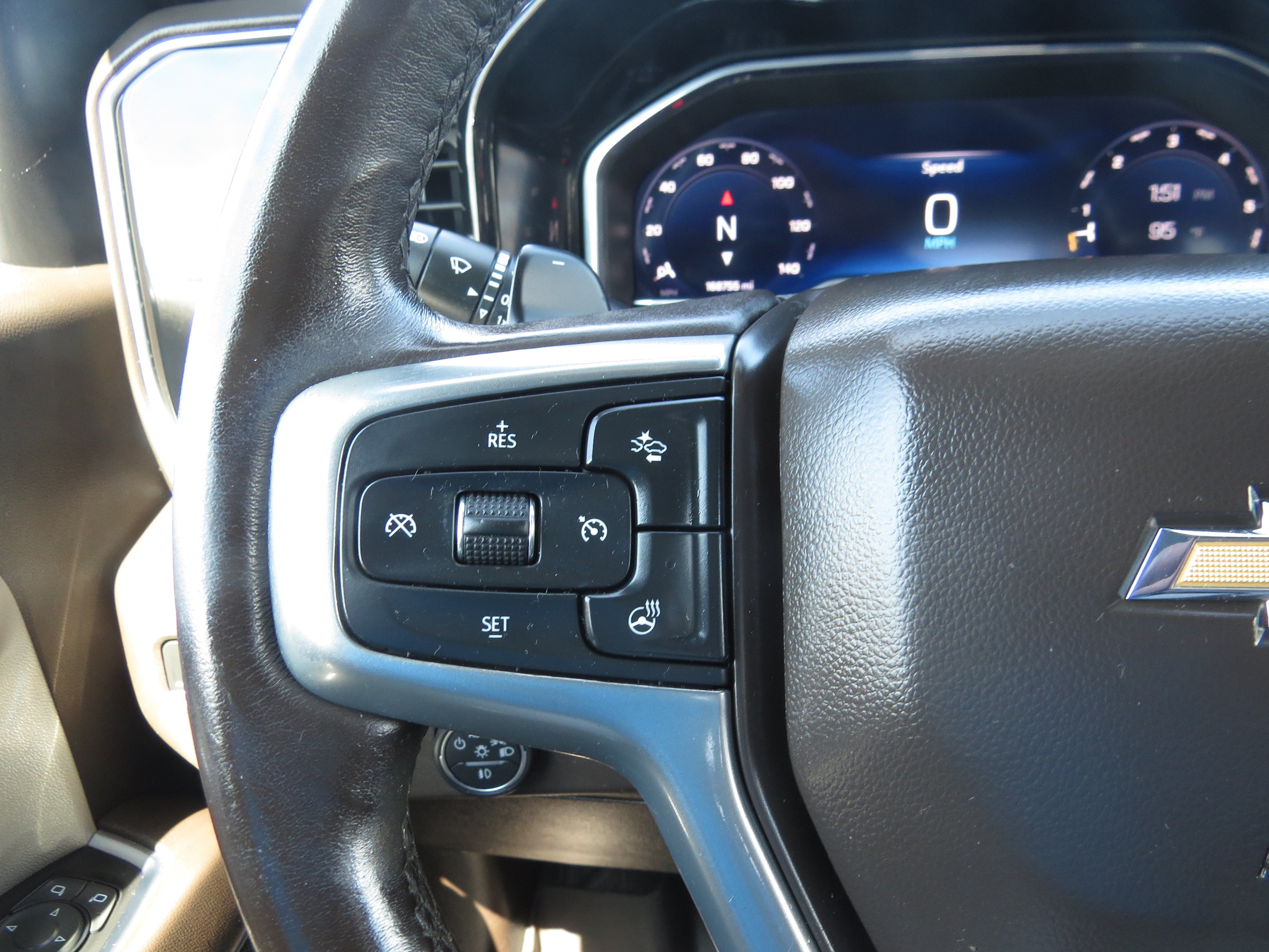 Used 2022 Chevrolet Silverado 1500 LTZ w/ Technology Package AWD/4WD image 17