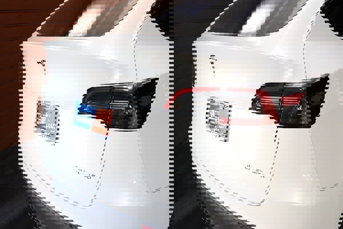 Used 2023 Tesla Model Y Long Range image 33