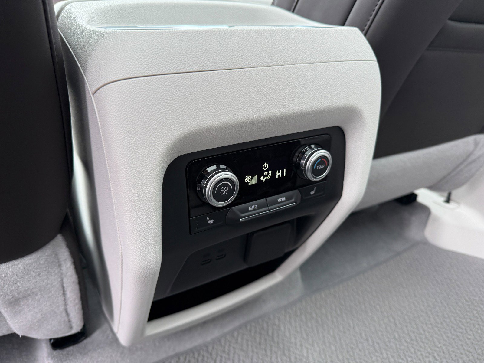 New 2026 GMC Acadia Denali w/ Super Cruise Package image 19