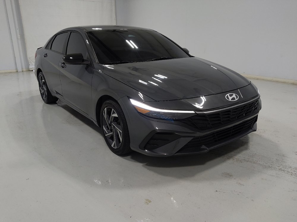 Used 2025 Hyundai Elantra Sport FWD image 13