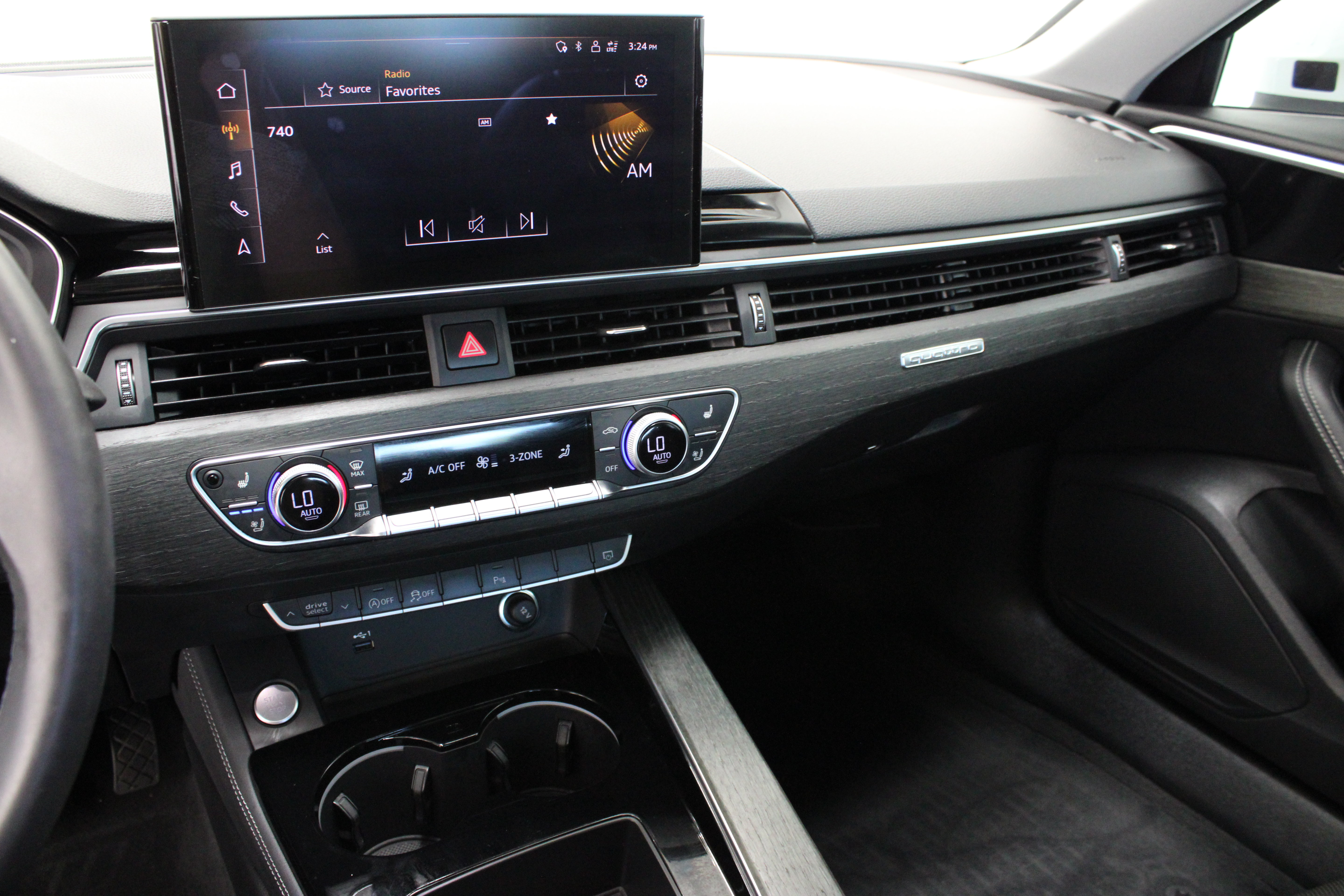Used 2021 Audi A4 2.0T Premium Plus w/ Premium Plus Package AWD/4WD image 16