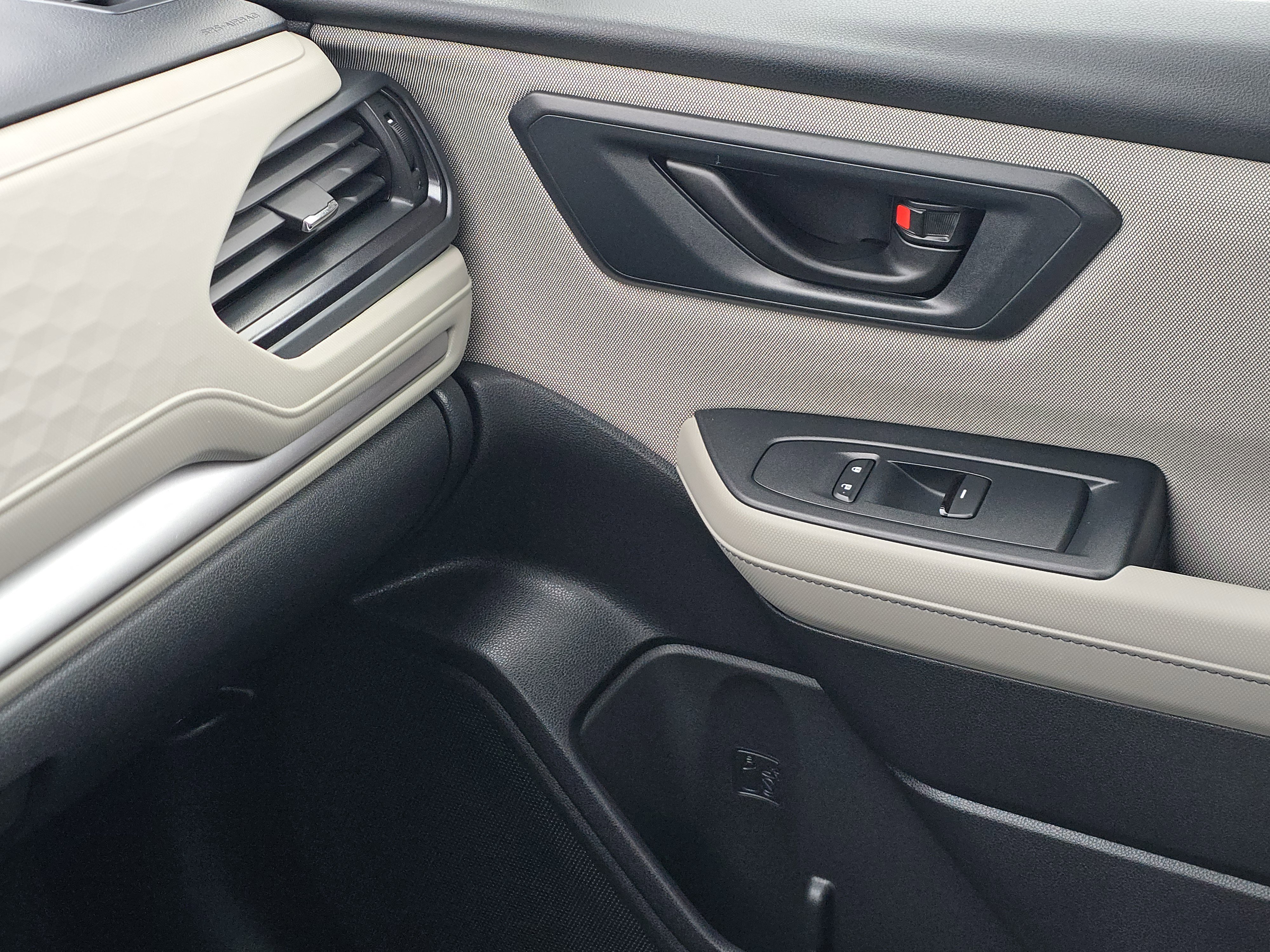 Certified 2025 Subaru Forester Base image 24