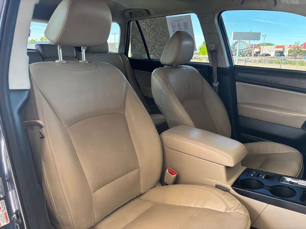 Used 2016 Subaru Outback 2.5i Limited AWD/4WD image 28