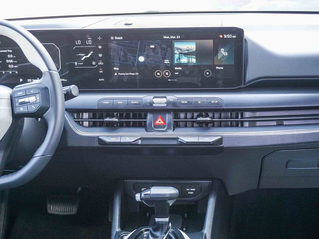 Certified 2025 Kia K4 GT-Line image 16