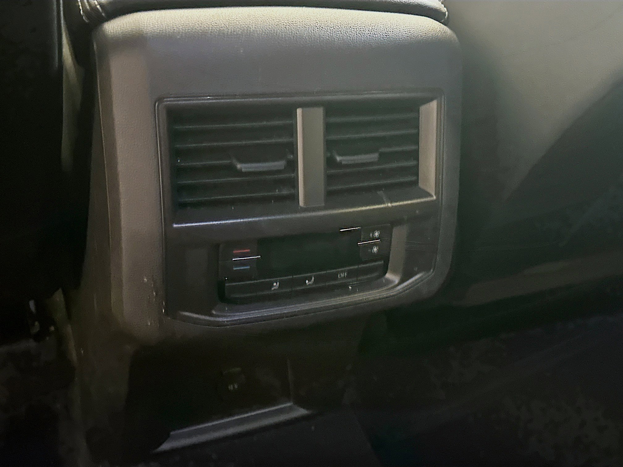 Used 2022 Volkswagen Atlas SE image 27