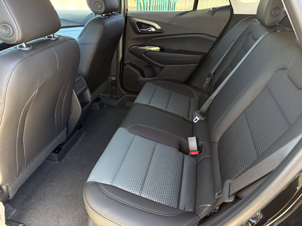 New 2026 Chevrolet Trax LT w/ LT Convenience Package FWD image 10